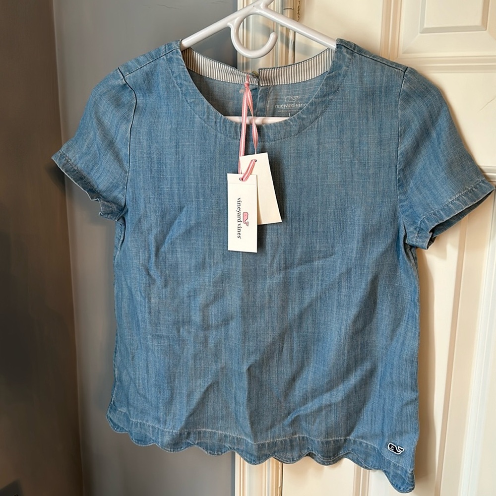 Vineyard Vines NWt Girls Chambray Scallop top size L